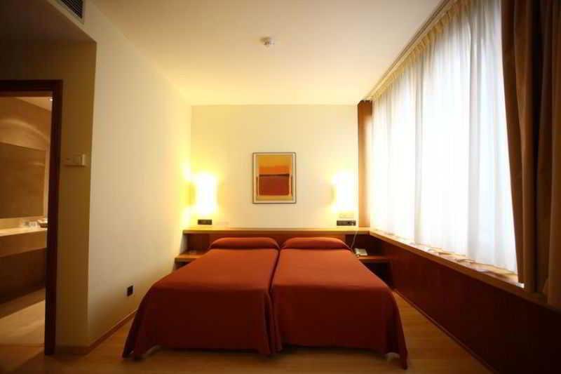 Duque De Wellington Otel Vitoria-Gasteiz Dış mekan fotoğraf