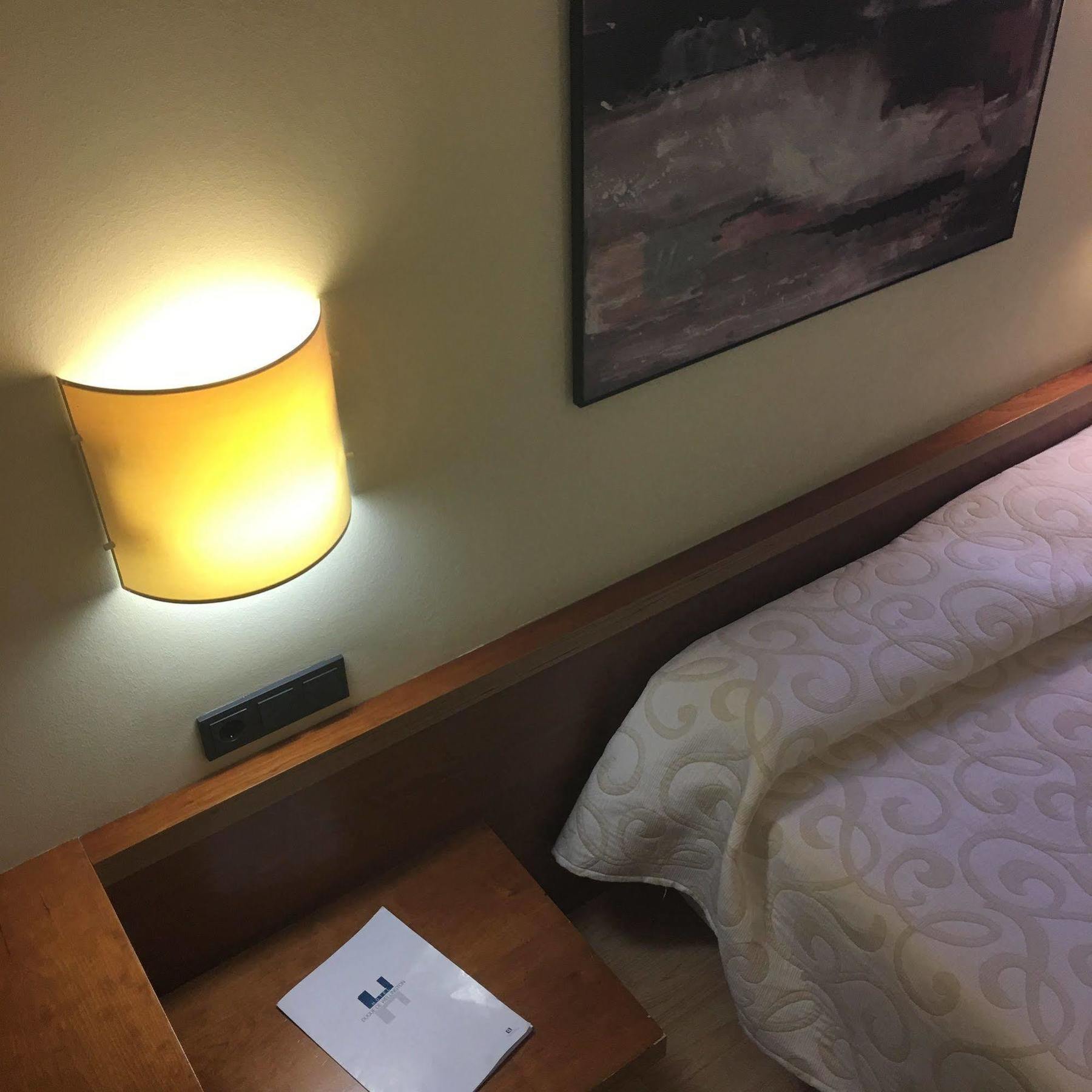 Duque De Wellington Otel Vitoria-Gasteiz Dış mekan fotoğraf