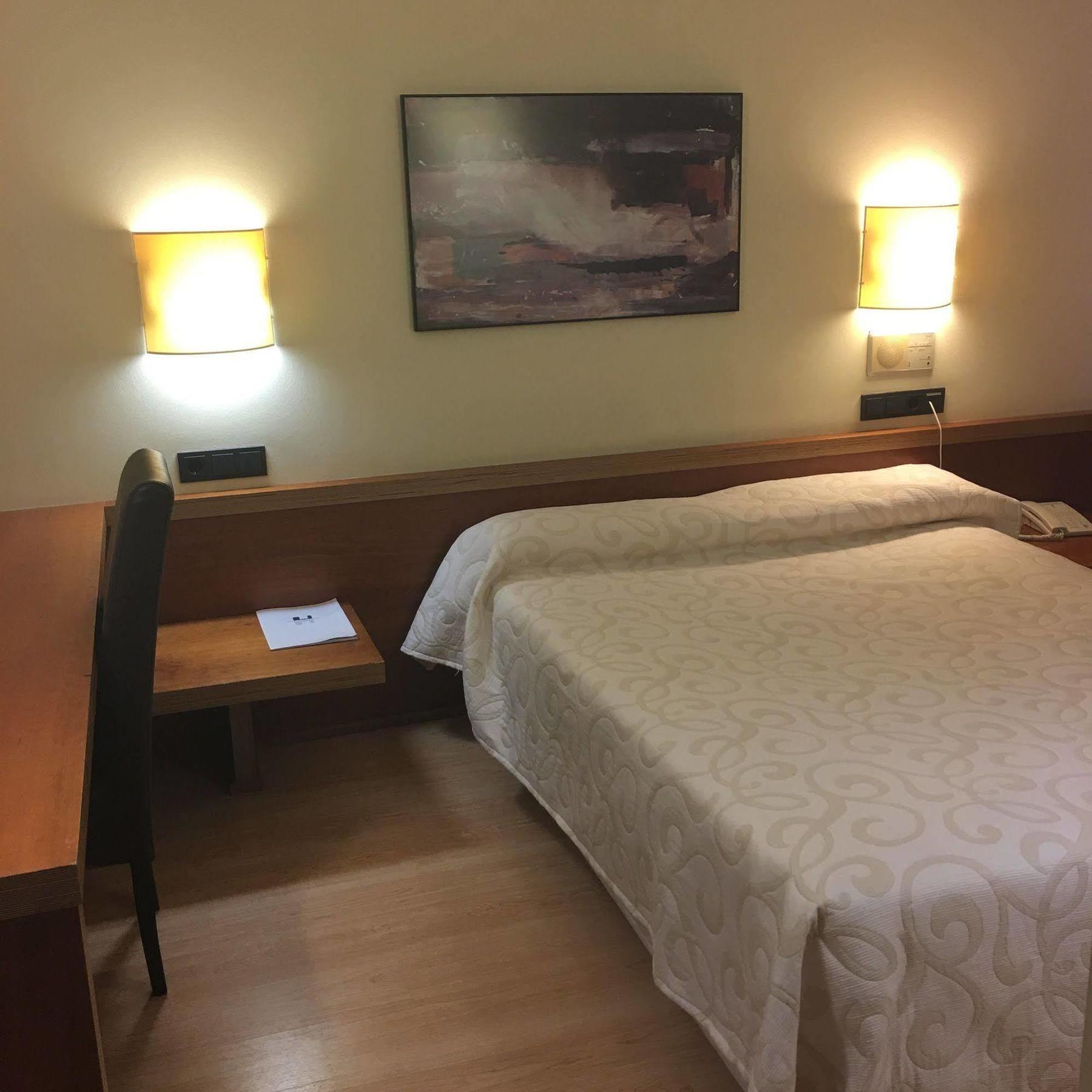 Duque De Wellington Otel Vitoria-Gasteiz Dış mekan fotoğraf