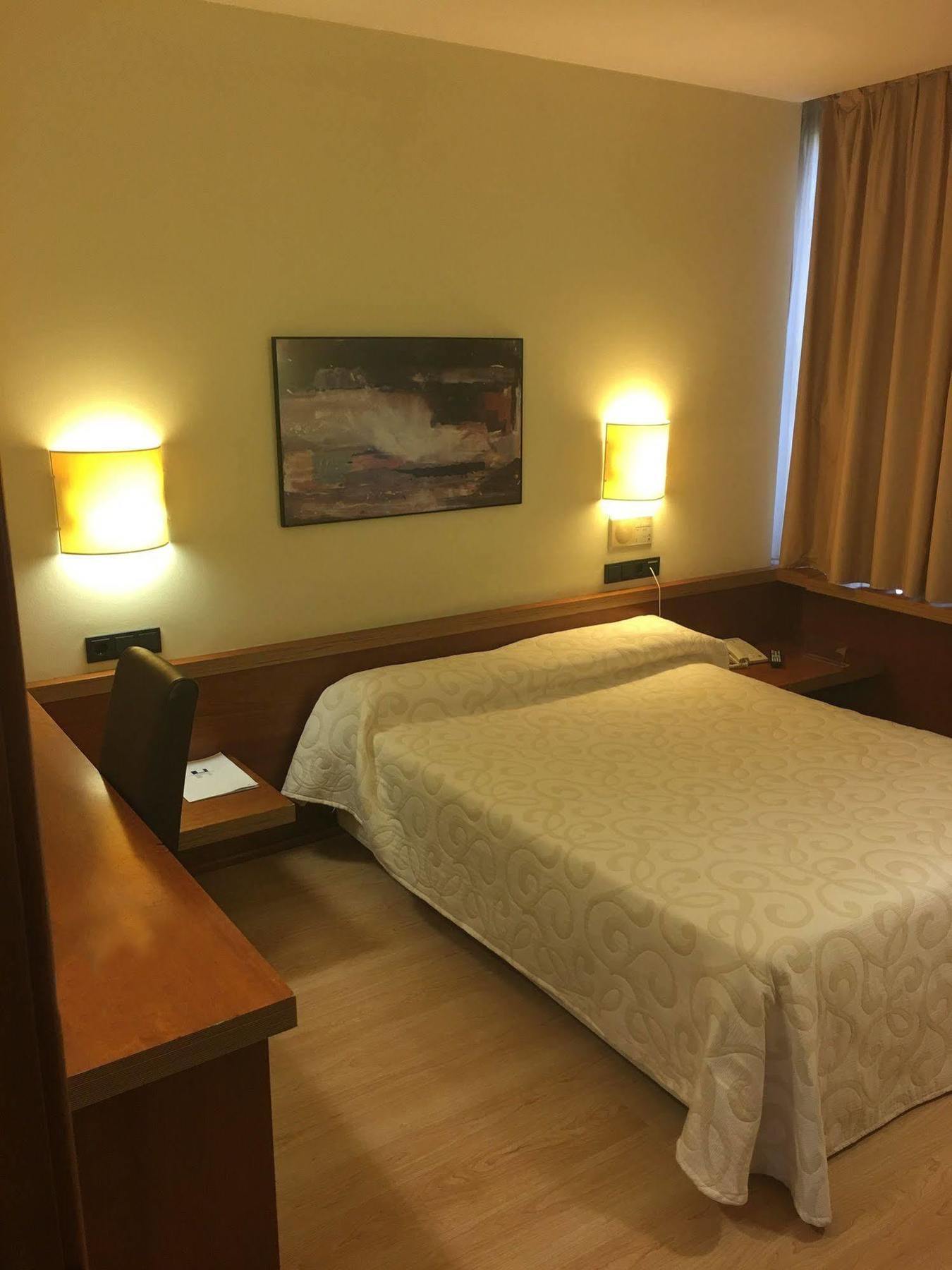 Duque De Wellington Otel Vitoria-Gasteiz Dış mekan fotoğraf